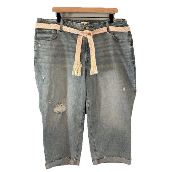 m jeans by maurices Original Fit Mid Rise Crop Light Wash Distressed Jeans 22W - Picture 1 of 6